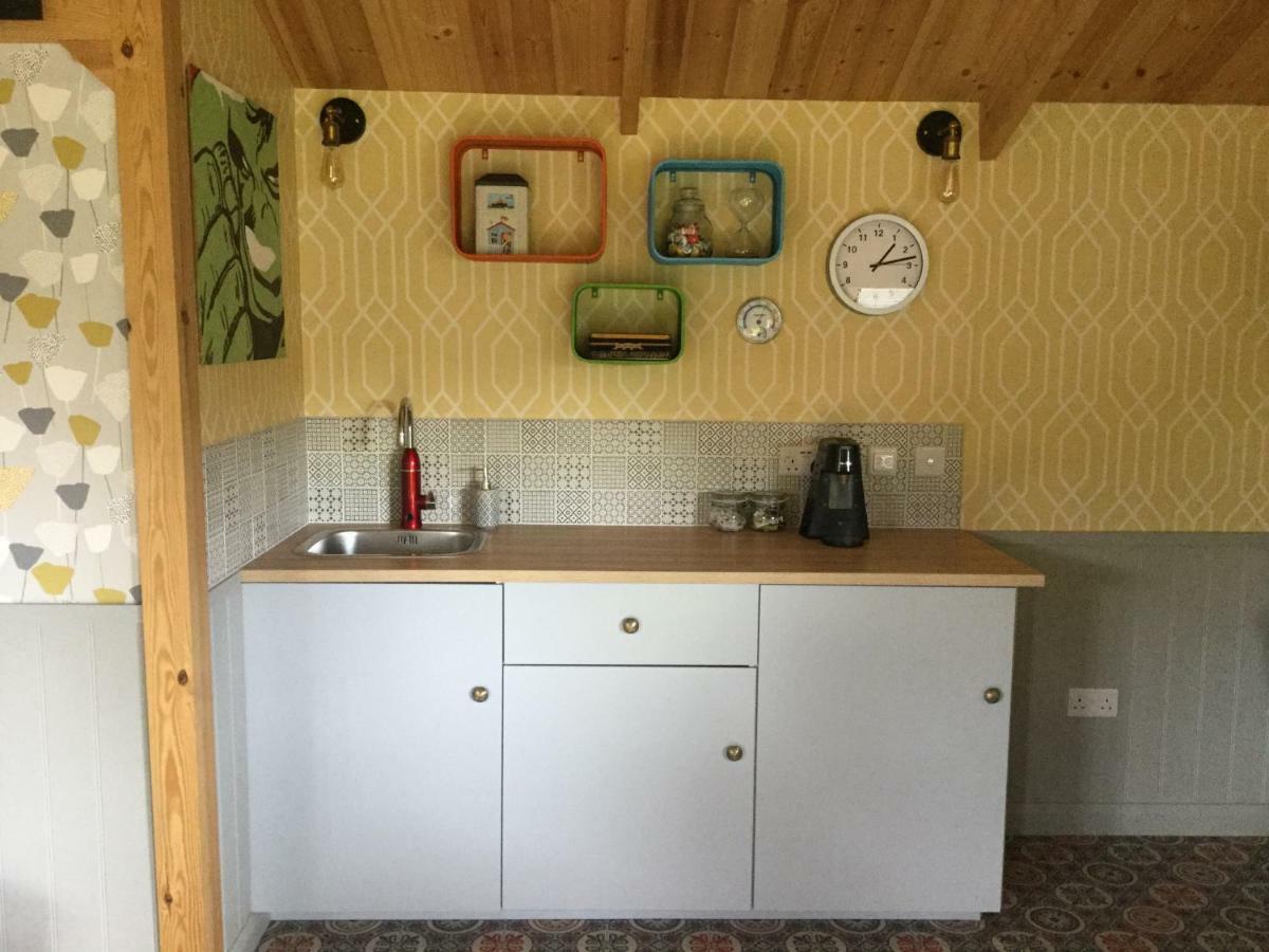 Pienook Apartment แบลนด์ฟอร์ดฟอรัม ภายนอก รูปภาพ